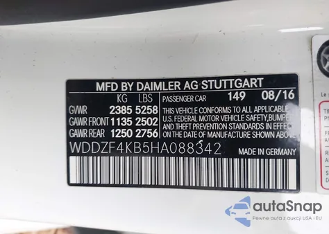 2017 Mercedes-Benz E 300 4Matic z USA, uszkodzony, nr VIN WDDZF4KB5HA088342